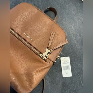 NWT Michael Kors Rhea Zip Medium
